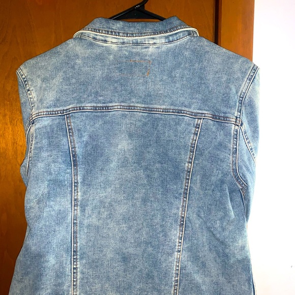 Light wash Jean jacket - Picture 4 of 4